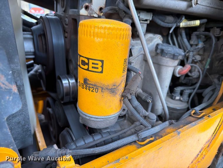 image for item FT6525 2010 JCB 2CXU landscape tractor