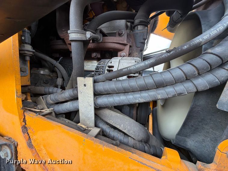 image for item FT6525 2010 JCB 2CXU landscape tractor