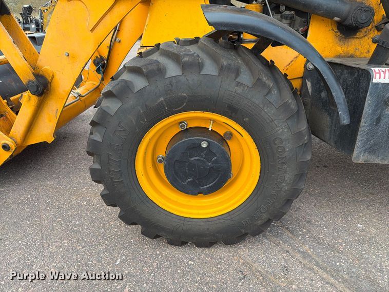 image for item FT6525 2010 JCB 2CXU landscape tractor