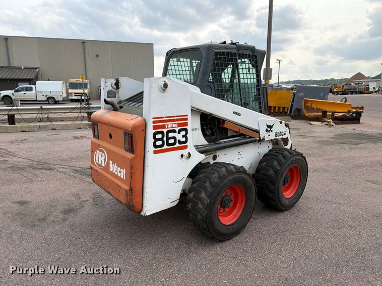 image for item FT6526 2001 Bobcat 863 skid steer loader