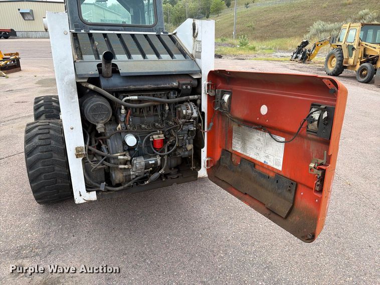 image for item FT6526 2001 Bobcat 863 skid steer loader