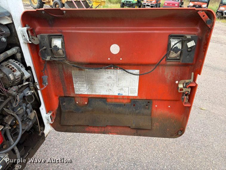 image for item FT6526 2001 Bobcat 863 skid steer loader
