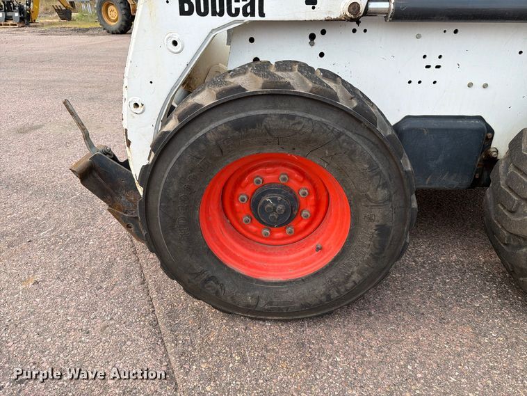 image for item FT6526 2001 Bobcat 863 skid steer loader