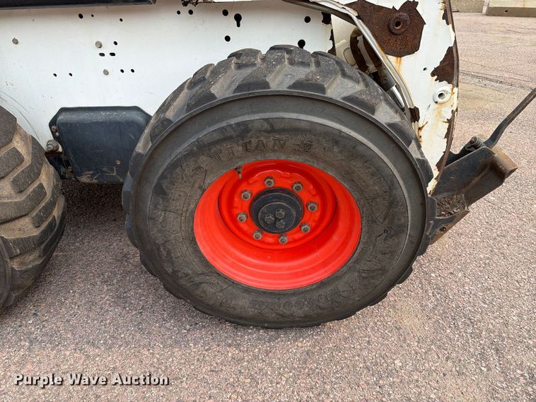 image for item FT6526 2001 Bobcat 863 skid steer loader