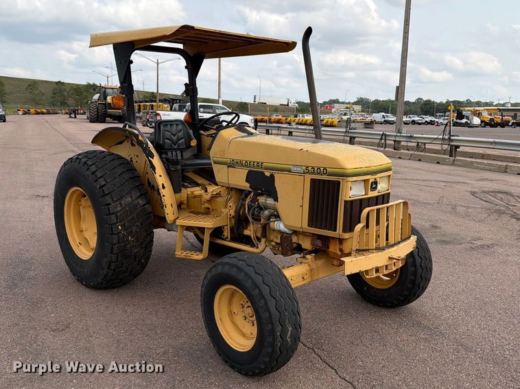 image for item FT6527 1993 John Deere 5300 tractor