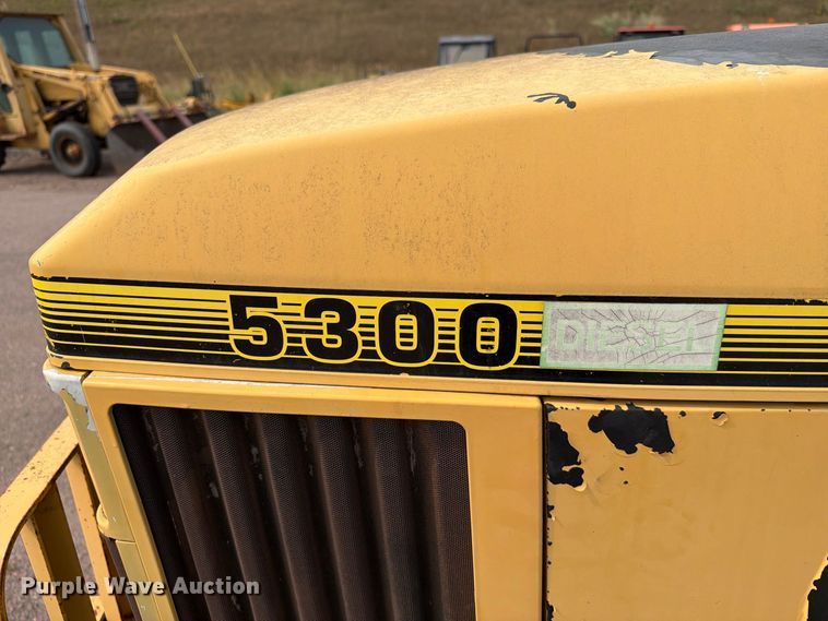 image for item FT6527 1993 John Deere 5300 tractor