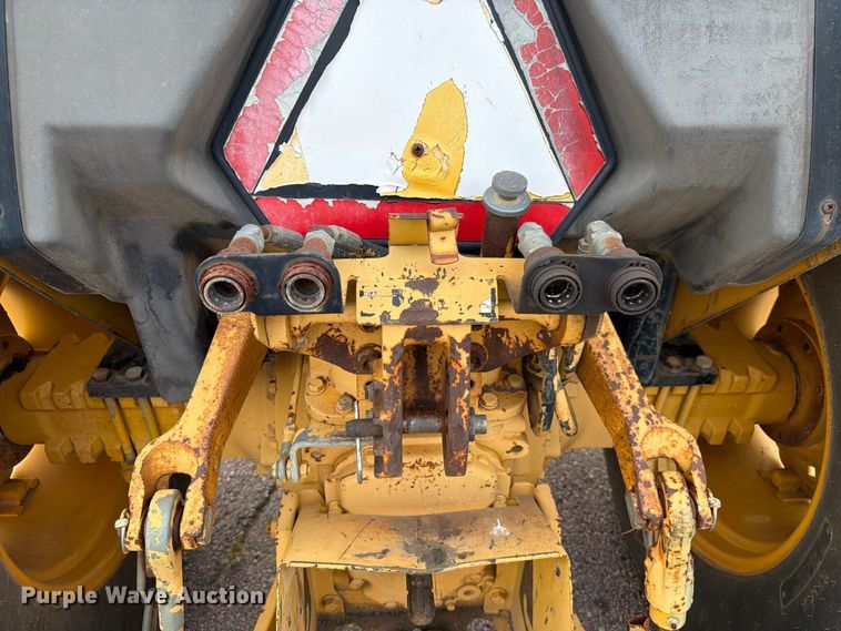 image for item FT6527 1993 John Deere 5300 tractor