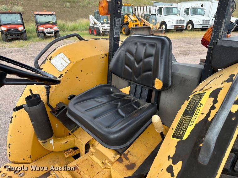 image for item FT6527 1993 John Deere 5300 tractor