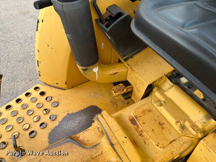 image for item FT6527 1993 John Deere 5300 tractor