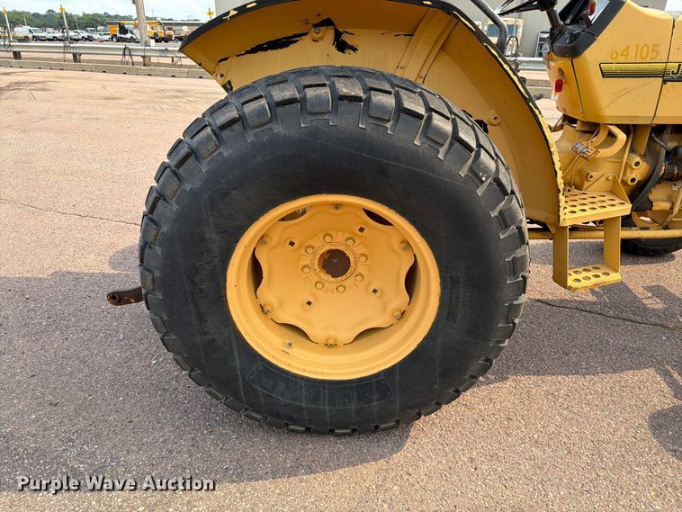 image for item FT6527 1993 John Deere 5300 tractor