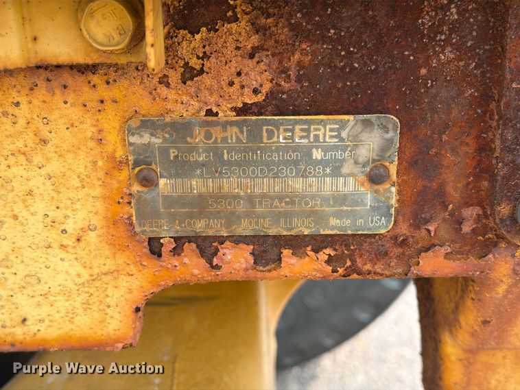 image for item FT6527 1993 John Deere 5300 tractor