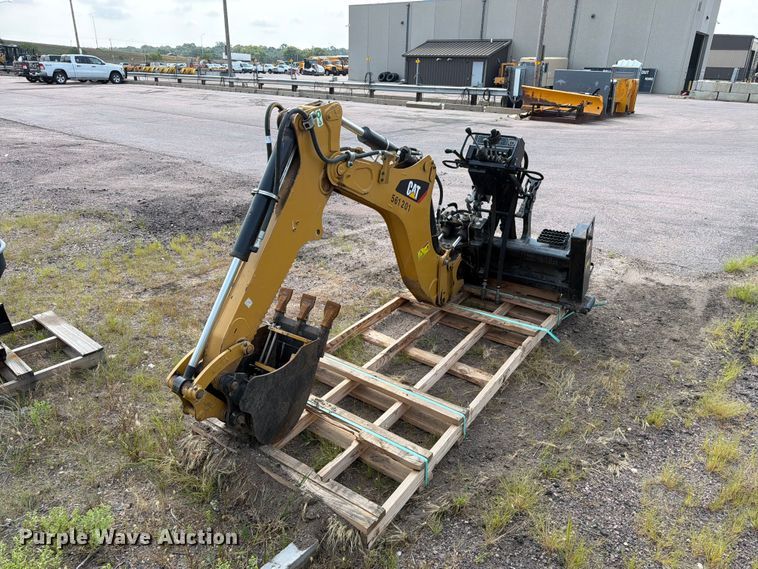 image for item FT6536 2013 Caterpillar BH150 skid steer backhoe