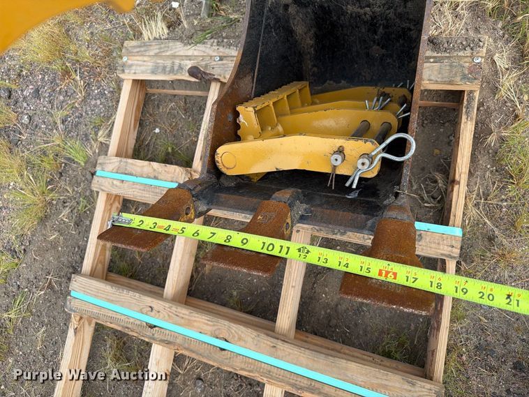 image for item FT6536 2013 Caterpillar BH150 skid steer backhoe