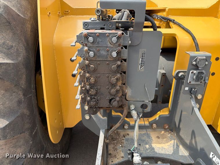 image for item FT6537 2010 Challenger MT955C 4WD tractor
