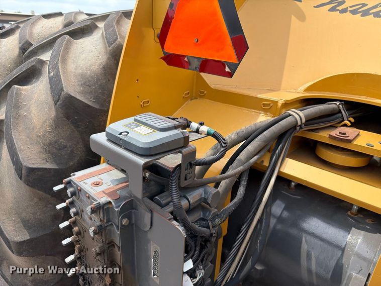 image for item FT6537 2010 Challenger MT955C 4WD tractor