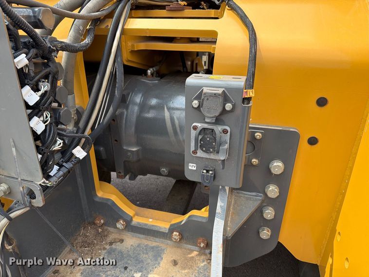 image for item FT6537 2010 Challenger MT955C 4WD tractor