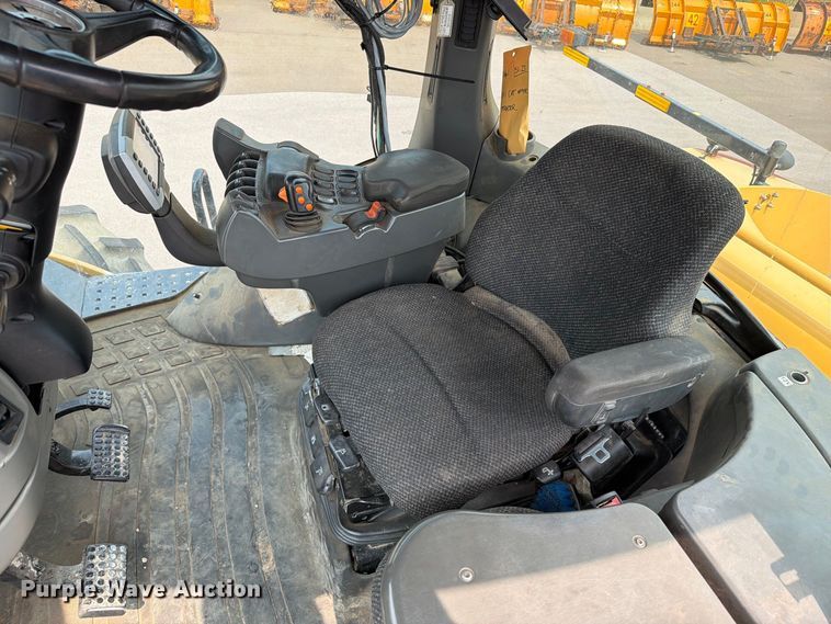 image for item FT6537 2010 Challenger MT955C 4WD tractor