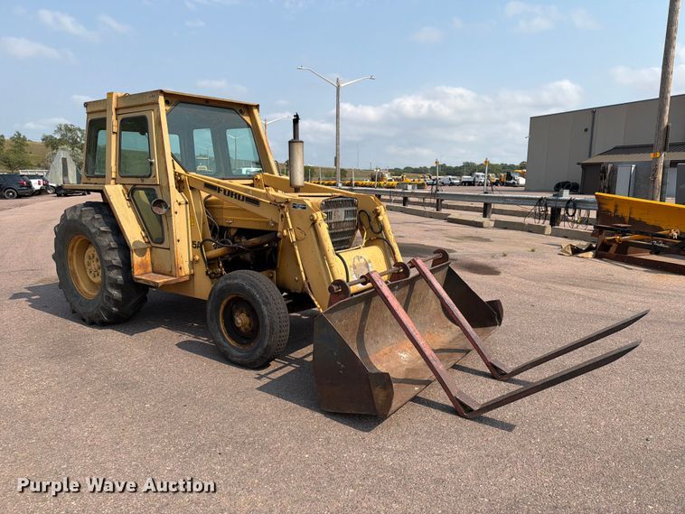 image for item FT6539 1987 Ford 445 tractor