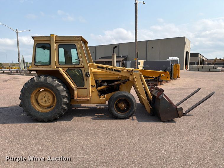 image for item FT6539 1987 Ford 445 tractor