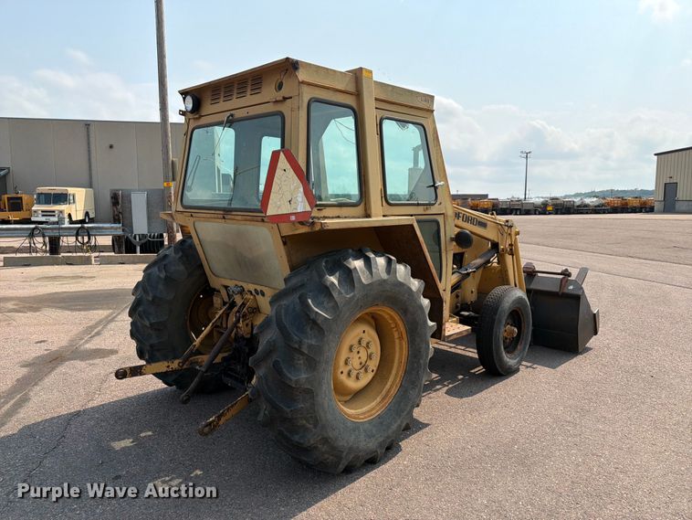 image for item FT6539 1987 Ford 445 tractor