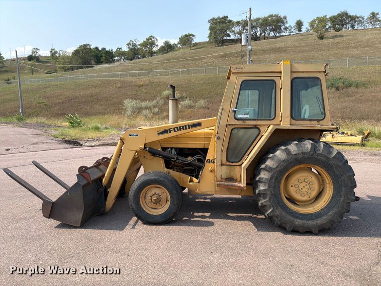image for item FT6539 1987 Ford 445 tractor