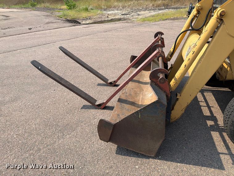 image for item FT6539 1987 Ford 445 tractor
