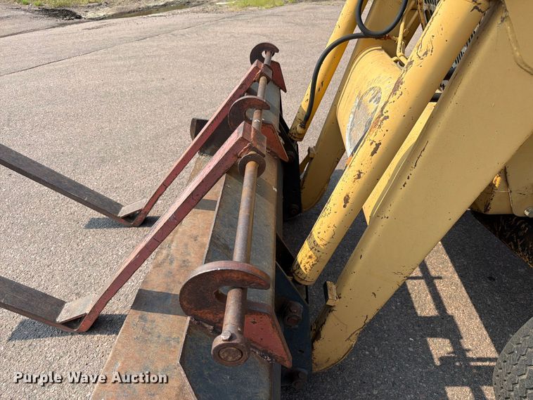 image for item FT6539 1987 Ford 445 tractor