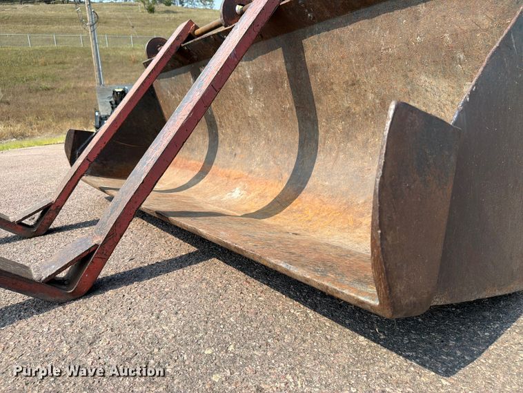 image for item FT6539 1987 Ford 445 tractor