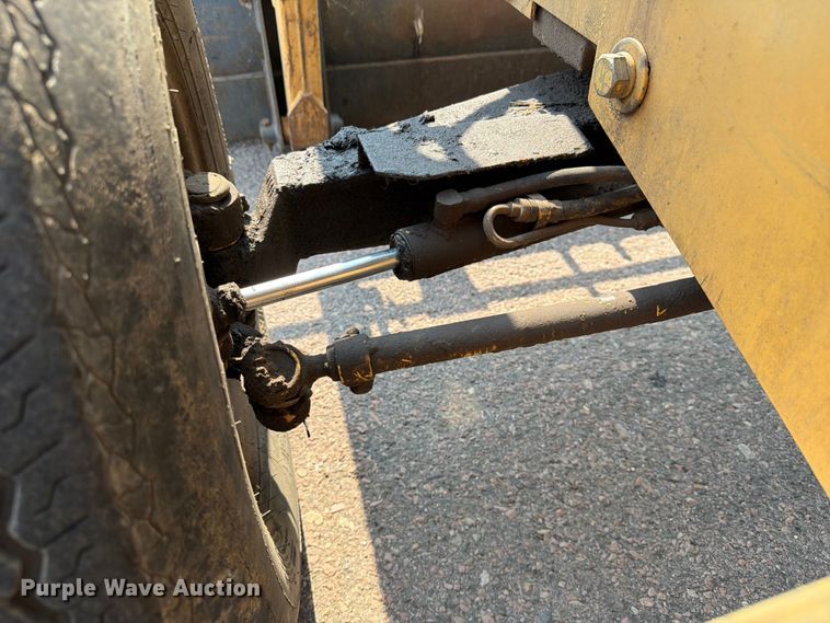 image for item FT6539 1987 Ford 445 tractor