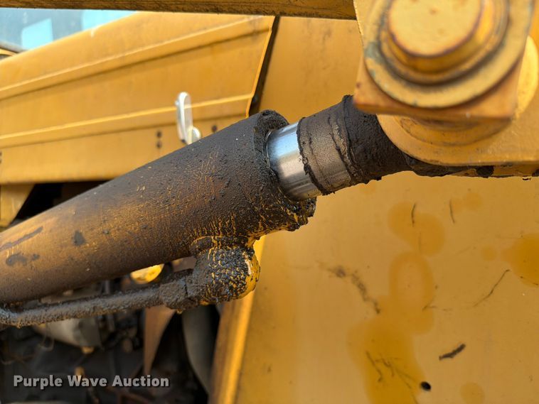 image for item FT6539 1987 Ford 445 tractor