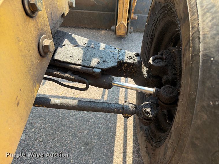 image for item FT6539 1987 Ford 445 tractor