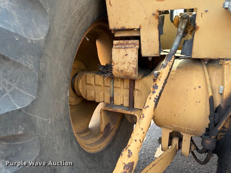 image for item FT6539 1987 Ford 445 tractor