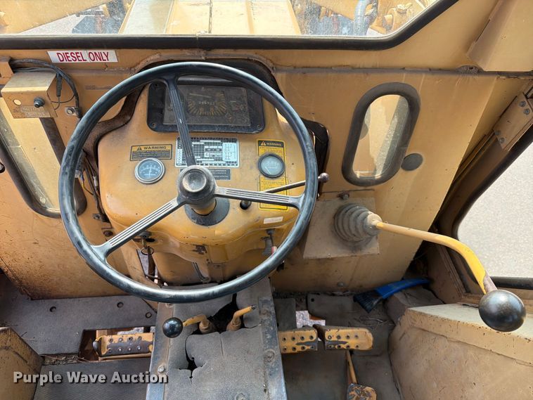 image for item FT6539 1987 Ford 445 tractor