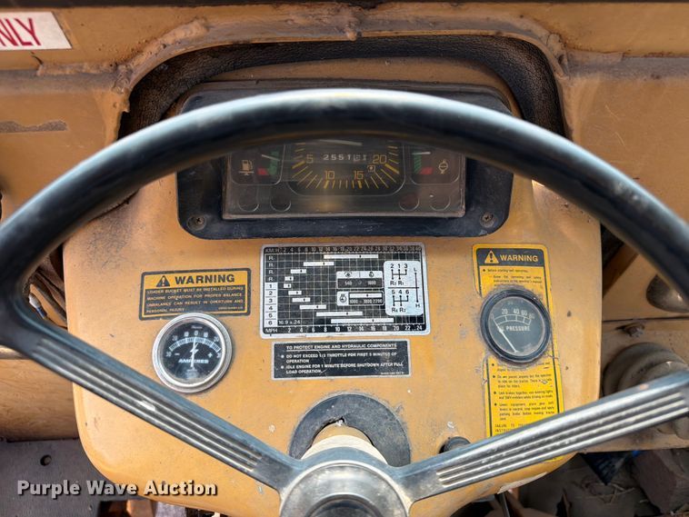 image for item FT6539 1987 Ford 445 tractor