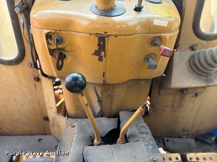 image for item FT6539 1987 Ford 445 tractor