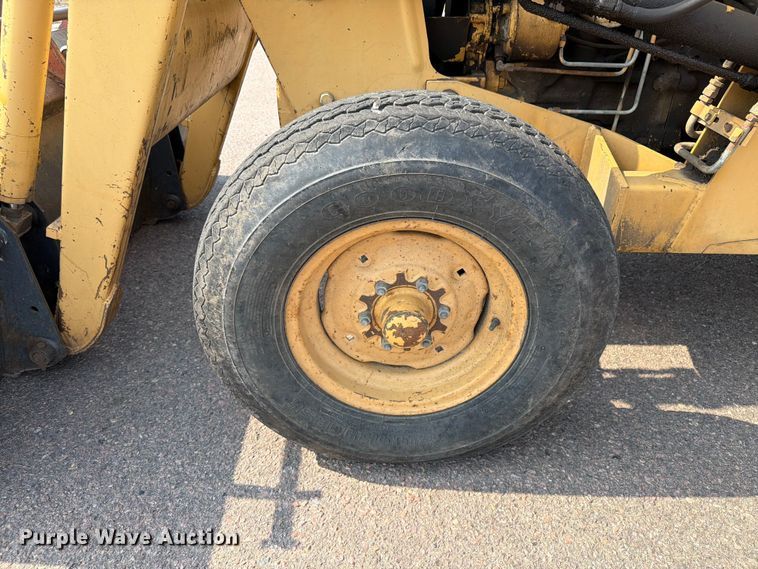 image for item FT6539 1987 Ford 445 tractor