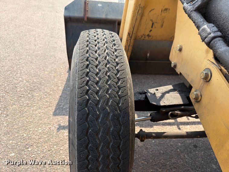 image for item FT6539 1987 Ford 445 tractor