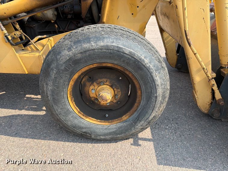 image for item FT6539 1987 Ford 445 tractor