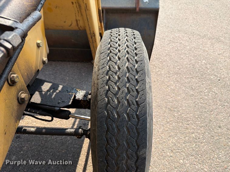 image for item FT6539 1987 Ford 445 tractor