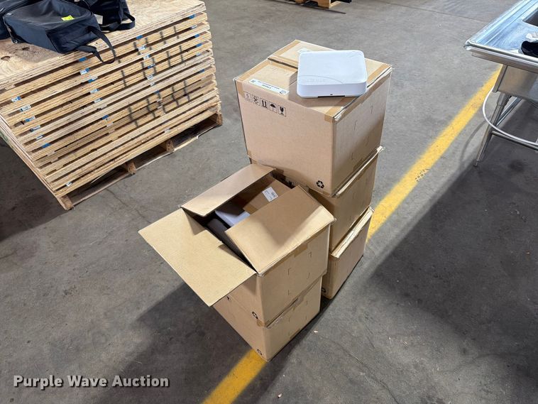 image for item FT6540 (65) Ruckus Zoneflex 7982 access point