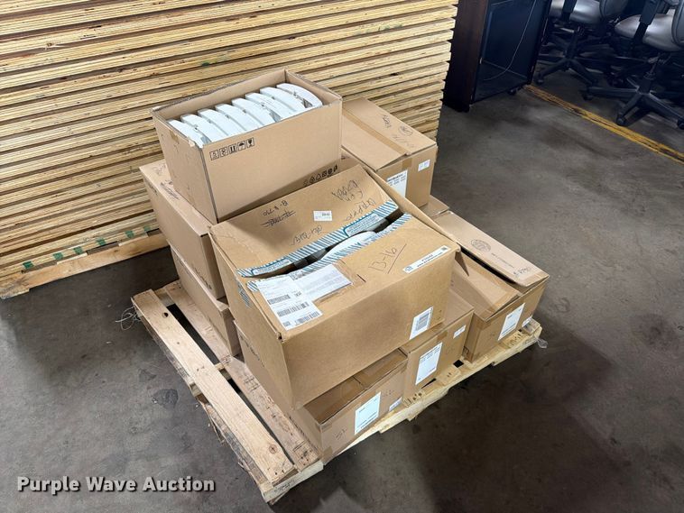 (81) Ruckus R730 access point