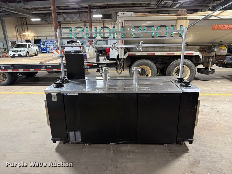 image for item FT6549 Beverage Air DD68-1-B kegerator