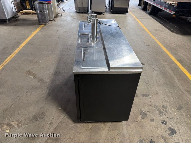 image for item FT6553 Beverage Air DD68C-1-B kegerator