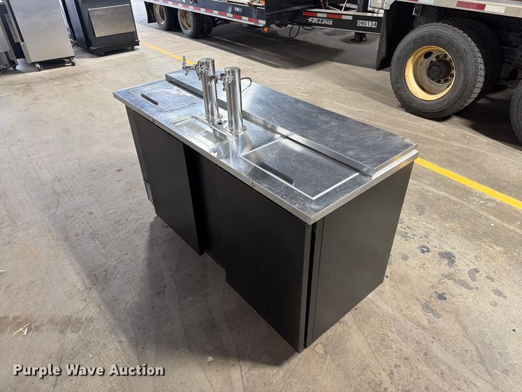 image for item FT6553 Beverage Air DD68C-1-B kegerator