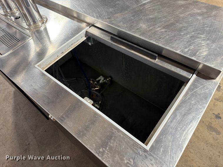 image for item FT6553 Beverage Air DD68C-1-B kegerator