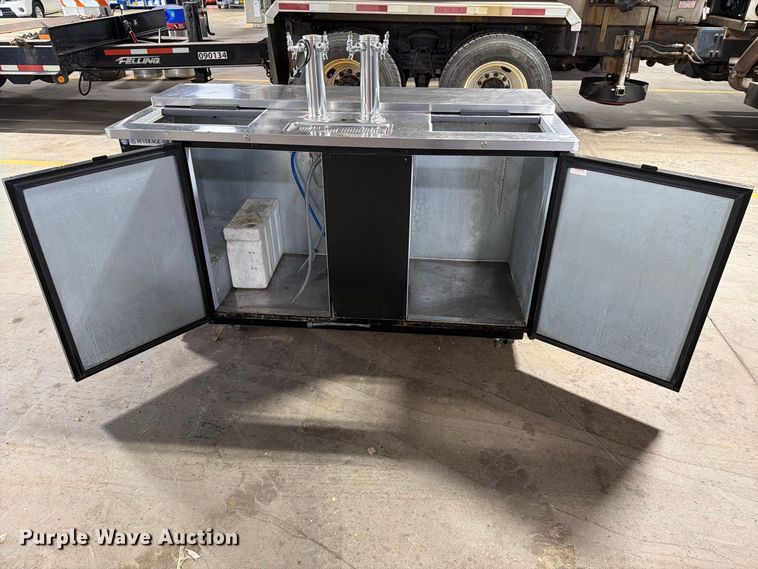 image for item FT6553 Beverage Air DD68C-1-B kegerator