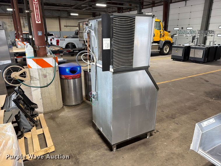 image for item FT6554 Manitowoc IY1004A-261 ice machine