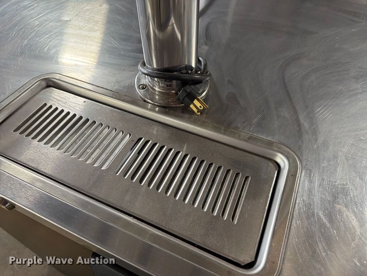 image for item FT6557 Beverage Air DD68-1-B kegerator 
