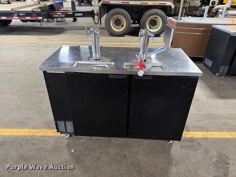 image for item FT6558 Beverage Air DD58-1-B kegerator