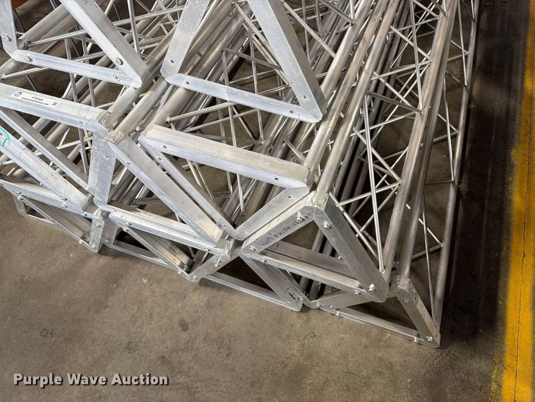 image for item FT6569 Metal Tri-Trusses